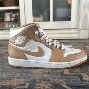 Jordan 1 Mid Tan Gum 2021 - 554724-271 Men’s size 9